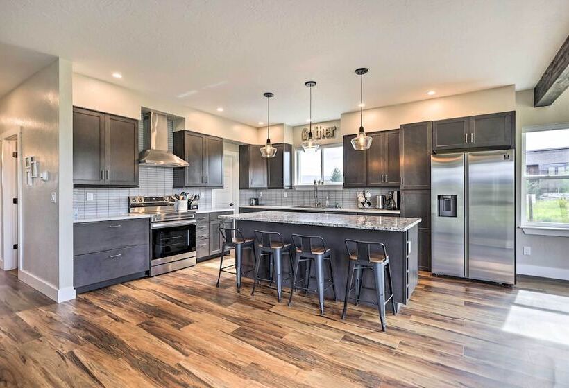 Walk To Golf: Modern Mtn View Home In Granby