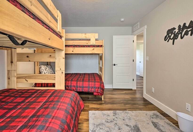 Walk To Golf: Modern Mtn View Home In Granby