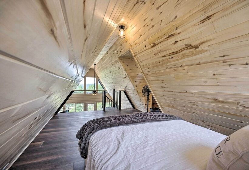 Modern Guffey A Frame Cabin: Grill, 38 Acres!