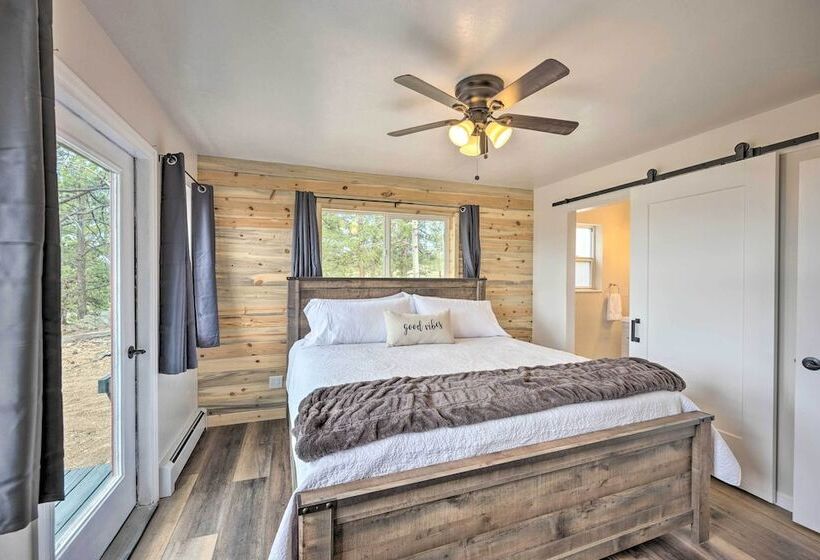 Modern Guffey A Frame Cabin: Grill, 38 Acres!