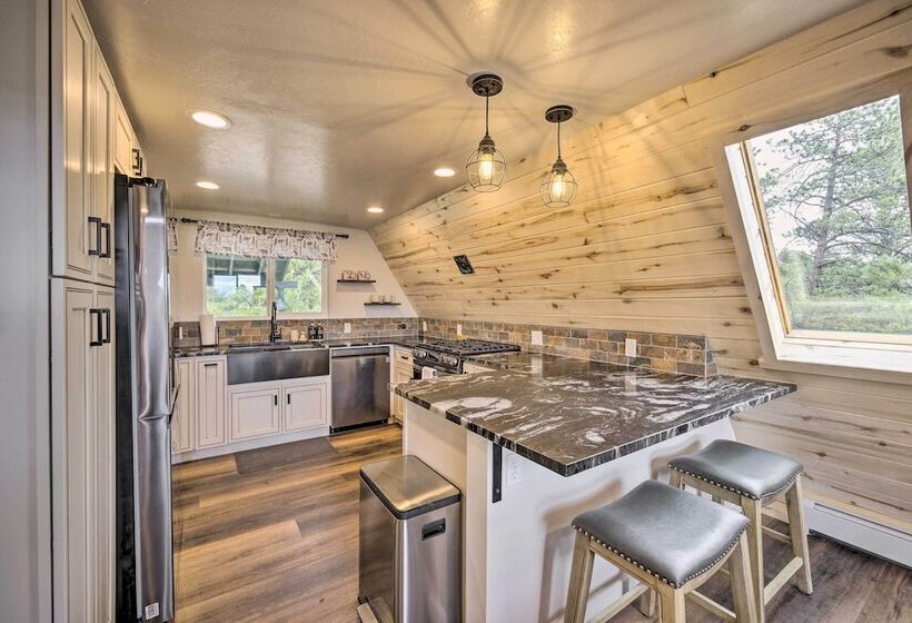 Modern Guffey A Frame Cabin: Grill, 38 Acres!