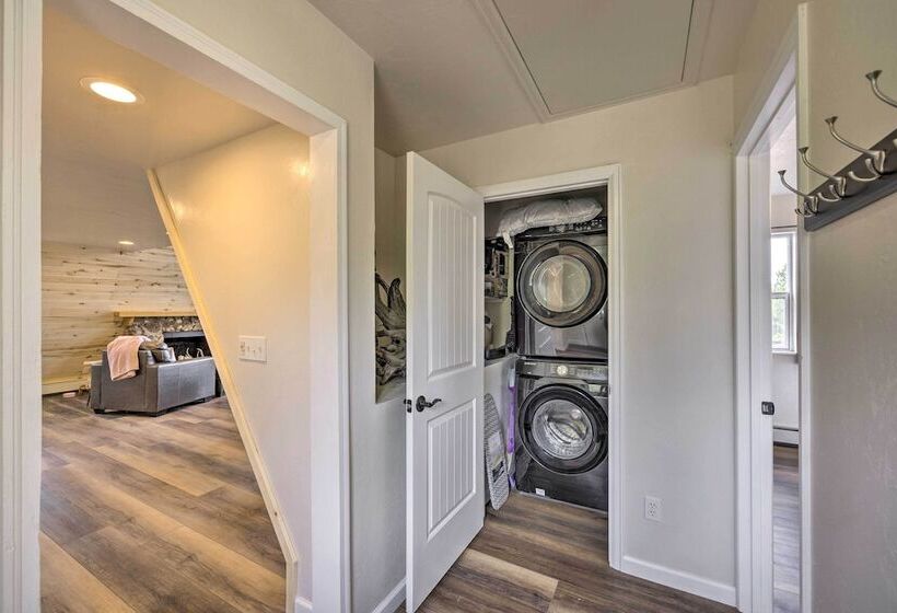 Modern Guffey A Frame Cabin: Grill, 38 Acres!