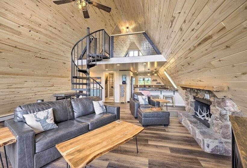 Modern Guffey A Frame Cabin: Grill, 38 Acres!