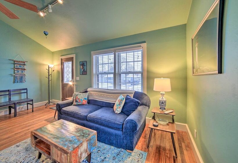 Modern Home W/ Backyard, 1 Mi To Dtwn Sturgeon Bay