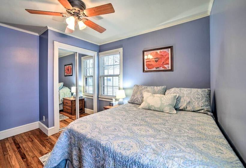 Modern Home W/ Backyard, 1 Mi To Dtwn Sturgeon Bay