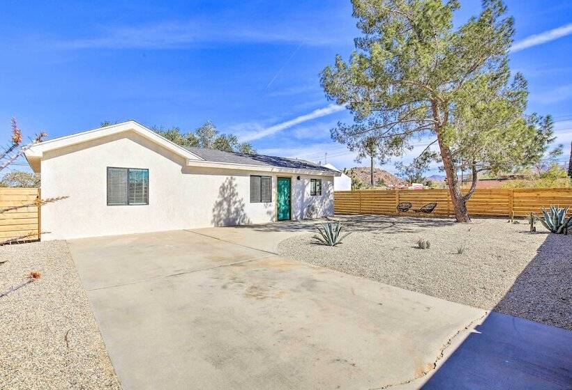 Modern Joshua Tree Bungalow With Fire Pit & Bbq!
