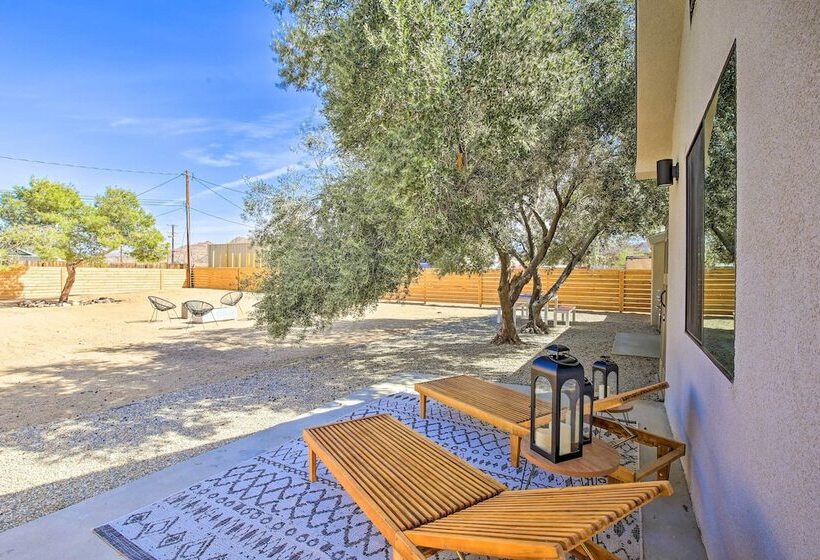 Modern Joshua Tree Bungalow With Fire Pit & Bbq!