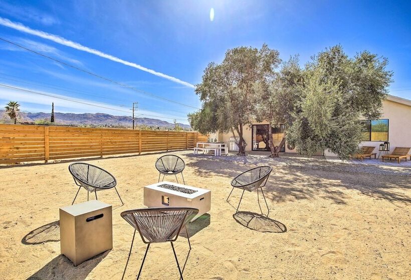 Modern Joshua Tree Bungalow With Fire Pit & Bbq!