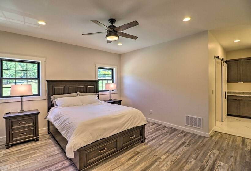 Modern Kalispell Retreat: 37 Mi To Glacier Np