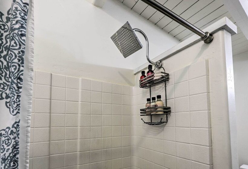 Loch Lomond Cabin W/ Hot Tub, Near Wineries!