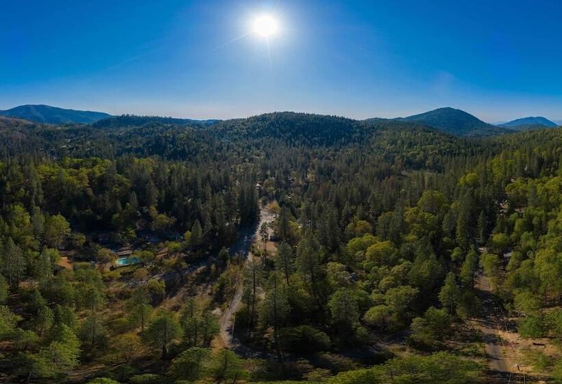 Loch Lomond Cabin W/ Hot Tub, Near Wineries!