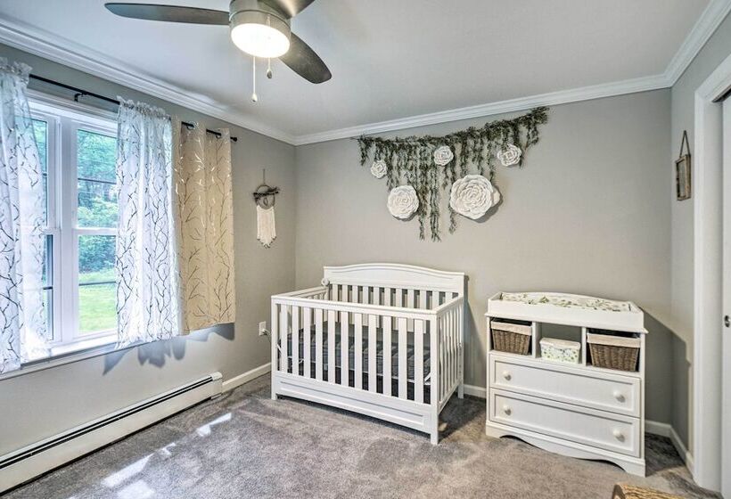 Modern Northfield Family Cabin W/ Hot Tub!