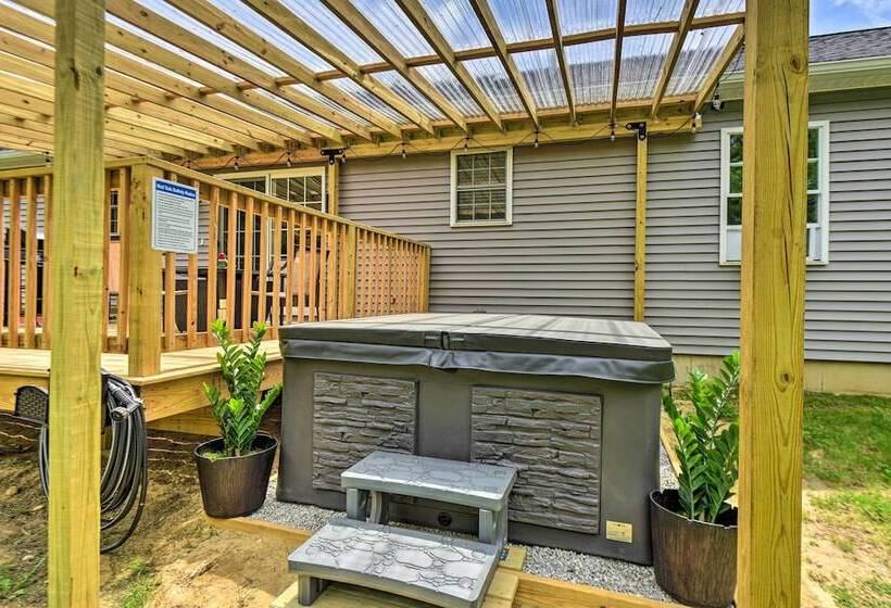 Modern Northfield Family Cabin W/ Hot Tub!