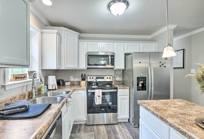 Modern Northfield Family Cabin W/ Hot Tub!