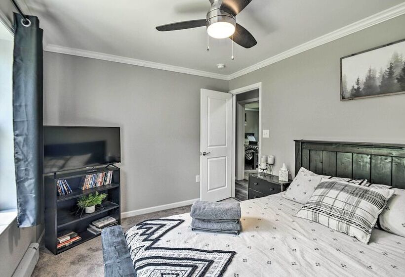 Modern Northfield Family Cabin W/ Hot Tub!