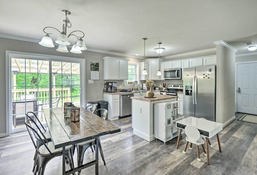 Modern Northfield Family Cabin W/ Hot Tub!