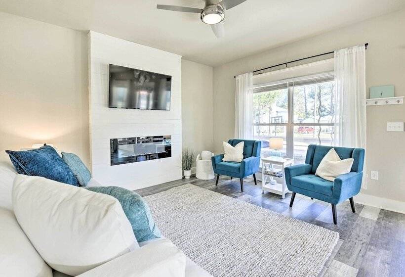 Modern Santa Rosa Beach Retreat W/ Yard & Patio!