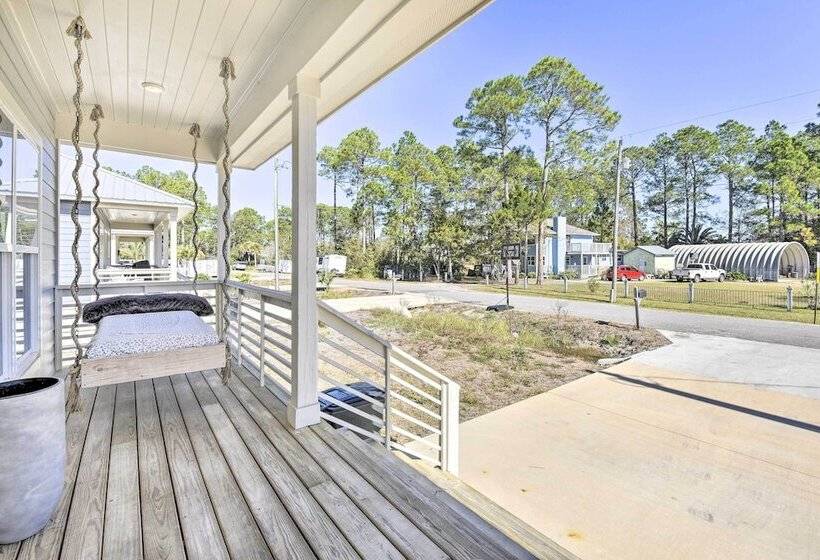 Modern Santa Rosa Beach Retreat W/ Yard & Patio!
