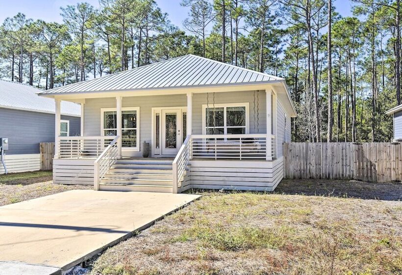 Modern Santa Rosa Beach Retreat W/ Yard & Patio!