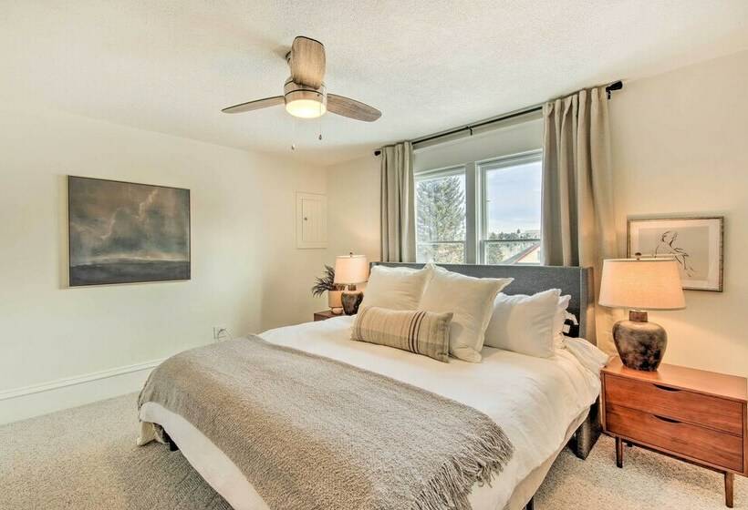 Mod Style Red Lodge Home W/ Private Hot Tub!