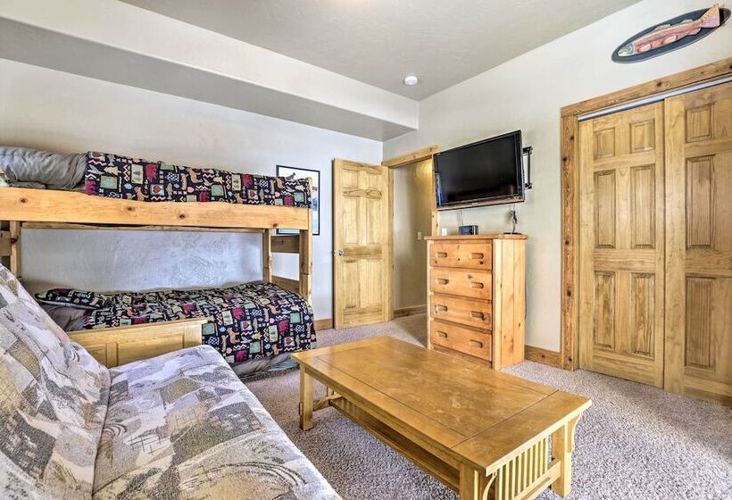 Mountainside Winter Park Ski Home W/ Hot Tub