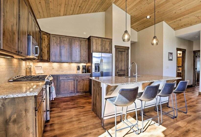 Mtn View Fraser Home W/ Hot Tub Near Skiing!