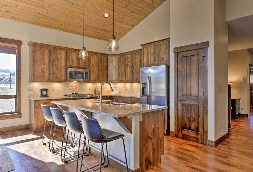 Mtn View Fraser Home W/ Hot Tub Near Skiing!