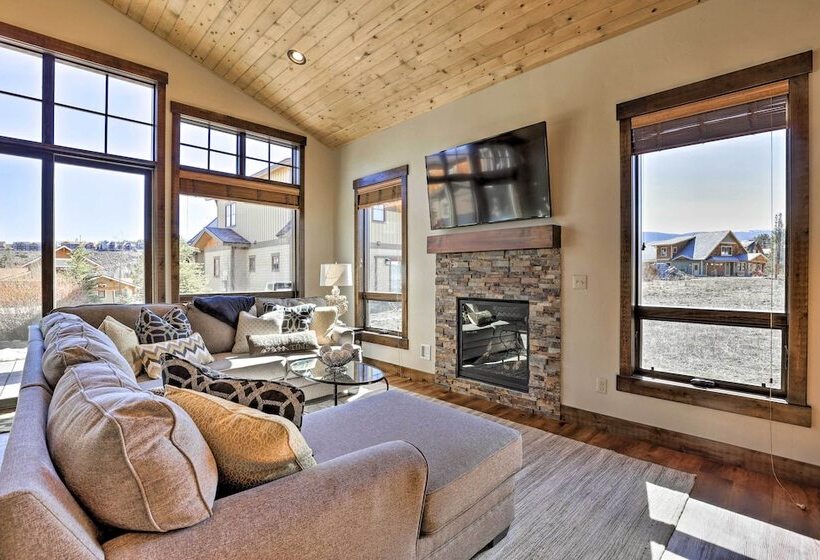 Mtn View Fraser Home W/ Hot Tub Near Skiing!