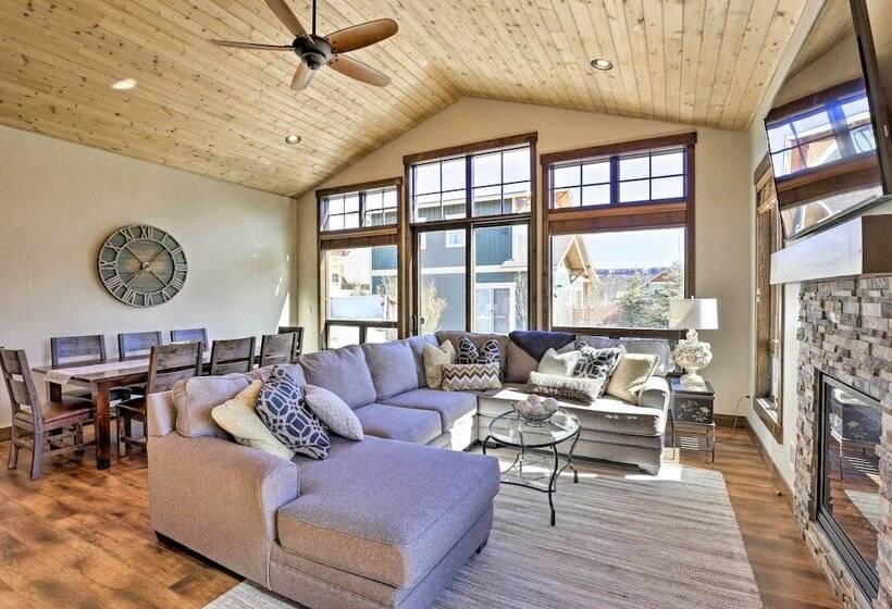 Mtn View Fraser Home W/ Hot Tub Near Skiing!