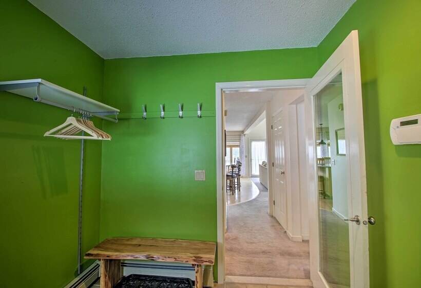 Spacious Ski In/out Black Mountain Home W/ Deck!