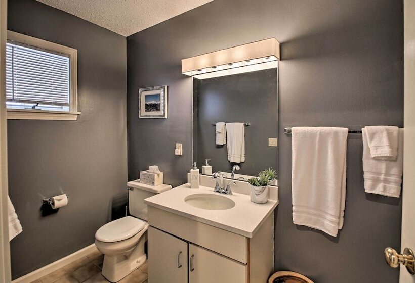 Spacious Ski In/out Black Mountain Home W/ Deck!