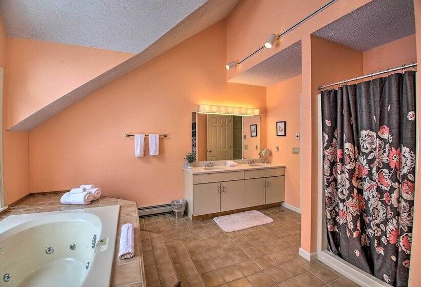 Spacious Ski In/out Black Mountain Home W/ Deck!