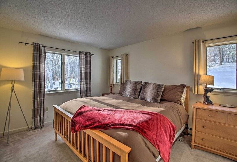 Spacious Ski In/out Black Mountain Home W/ Deck!