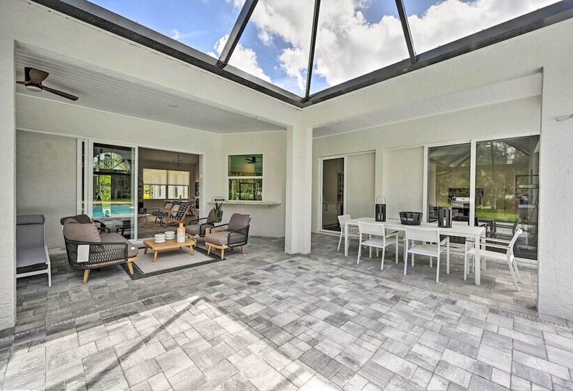 Sand Volleyball Court, Pool & Spa: Naples Gem!