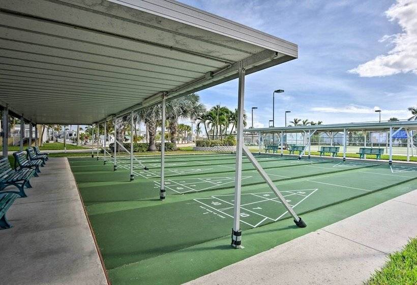 Nettles Island Jensen Beach Home: Walk To Ocean!
