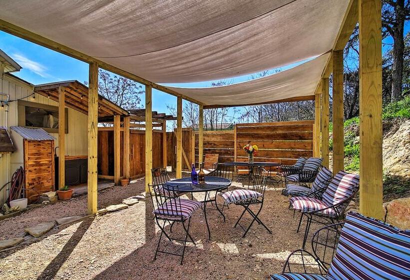 Home W/ Large Deck & Bbq Grill In New Braunfels