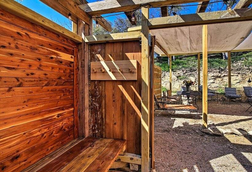 Home W/ Large Deck & Bbq Grill In New Braunfels