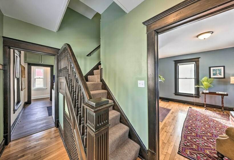 Newly Renovated Home Close To Dtwn Lawrence!