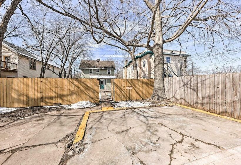 Newly Renovated Home Close To Dtwn Lawrence!