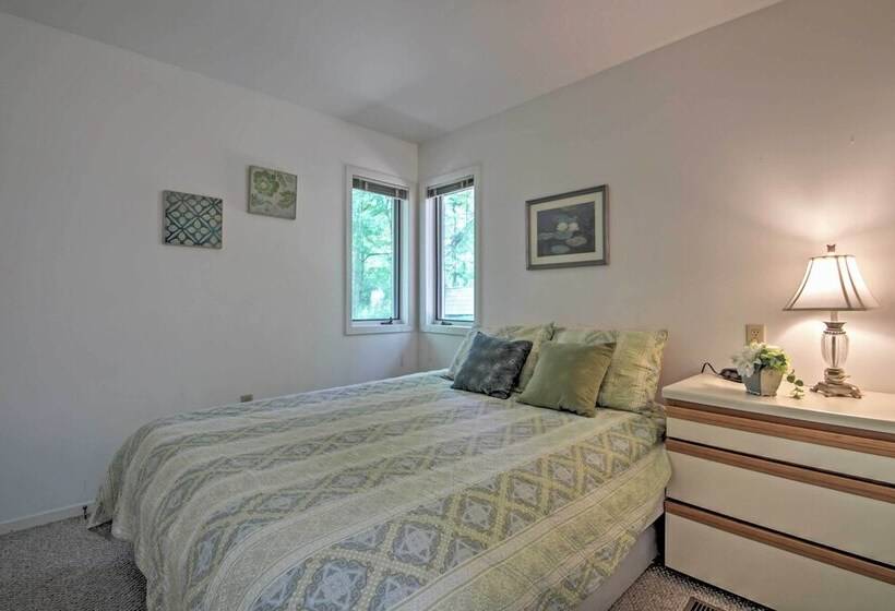 Nice Galena Home W/ Huge Patio, Hot Tub & Fire Pit