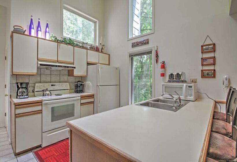 Nice Galena Home W/ Huge Patio, Hot Tub & Fire Pit