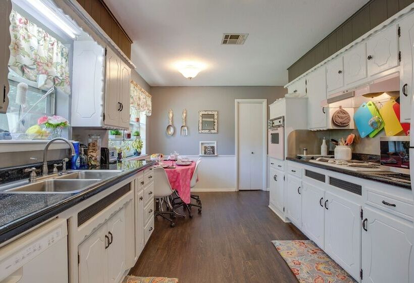 Norman Home W/ Yard, Walk To Park & Ou Campus!