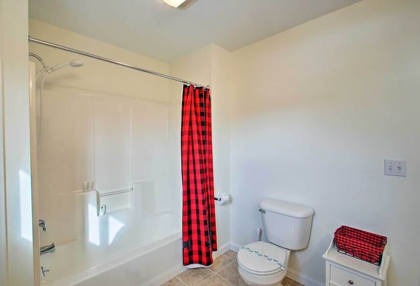 North Conway Retreat   1 Mi To Cranmore Mountain!