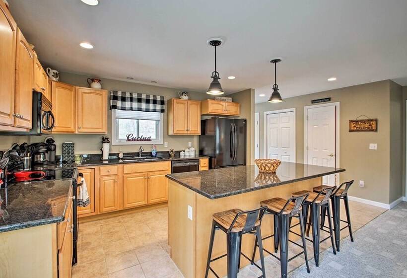 North Conway Retreat   1 Mi To Cranmore Mountain!