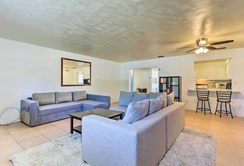 North Miami Beach Rental: Near Walking Park!