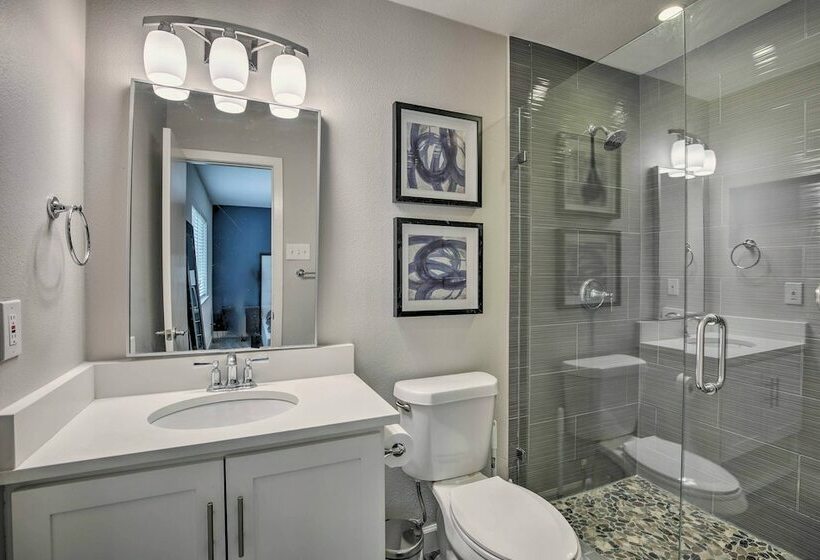 North Texas Home W/ Yard Near Frisco Star!