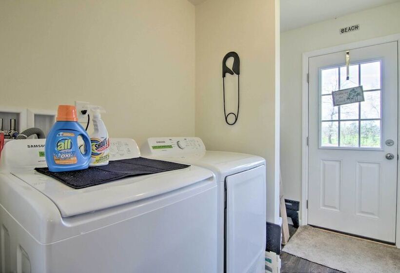 Ocean View Escape ~ 4 Miles To Bethany Beach!