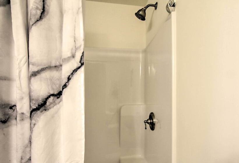 Ocean View Escape ~ 4 Miles To Bethany Beach!