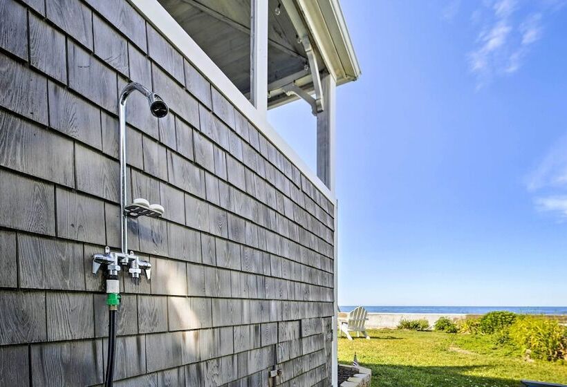 Oceanfront Cape Cod Home W/ Porch, Yard + Grill!