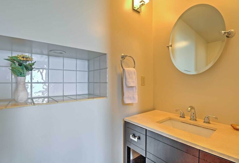 Oceanfront Irish Beach Home: Private Beach Access!